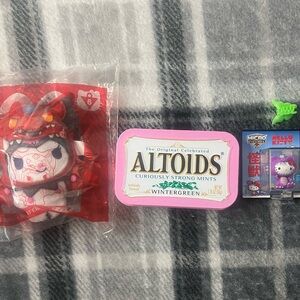 Hello kitty altoid wallet tin